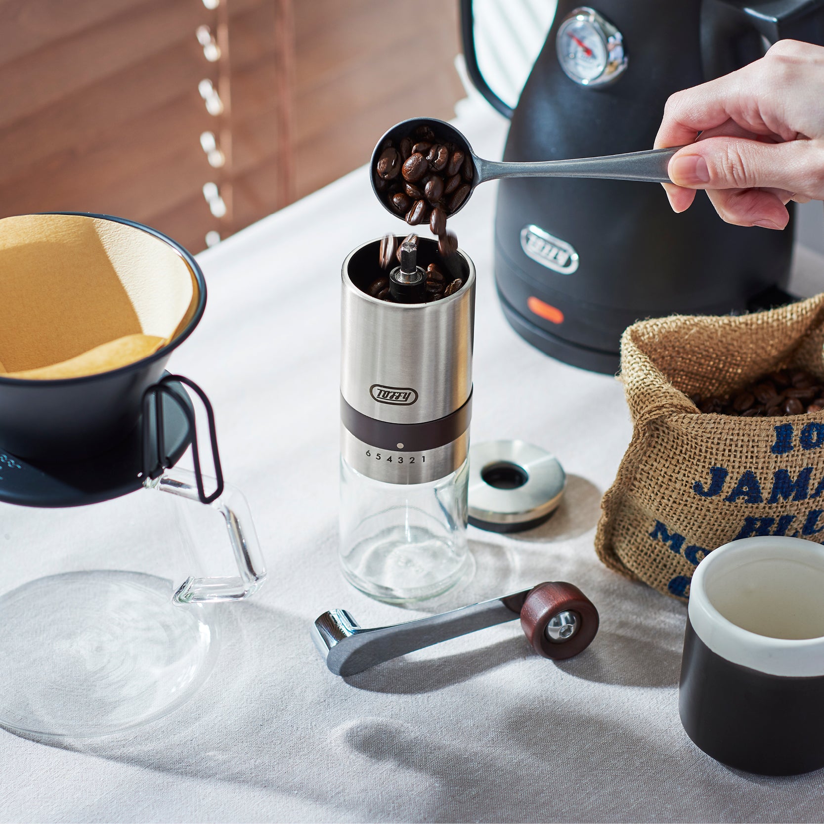 Toffy Hand Ceramic Coffee Mill 陶瓷手搖磨豆機 K-KU10-SV